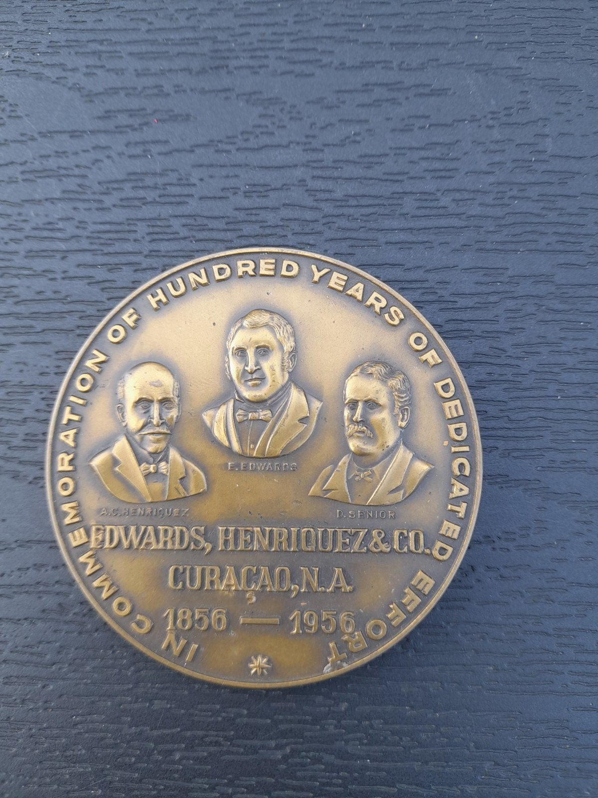 Herdenkingspenning Edwards, Henriquez & Co. Curaçao 1956, Ophalen of Verzenden, Brons, Buitenland
