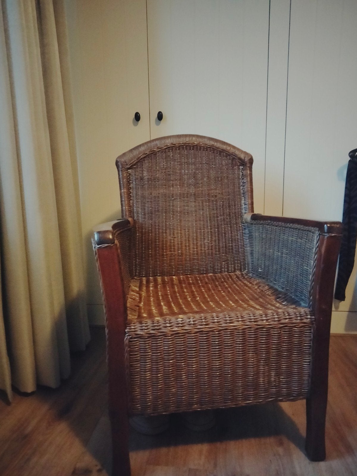 Rotan fauteuil met houten frame, Ophalen, Gebruikt, Bruin, Hout