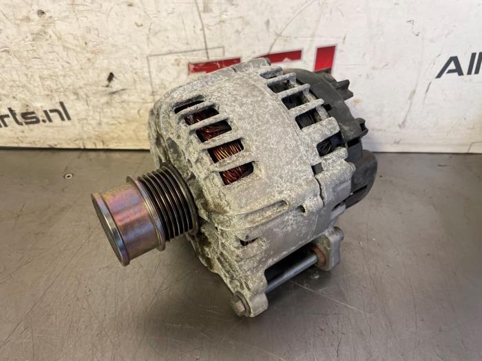 Dynamo van een Volkswagen Golf Sportsvan, Gebruikt, -, Volkswagen, -