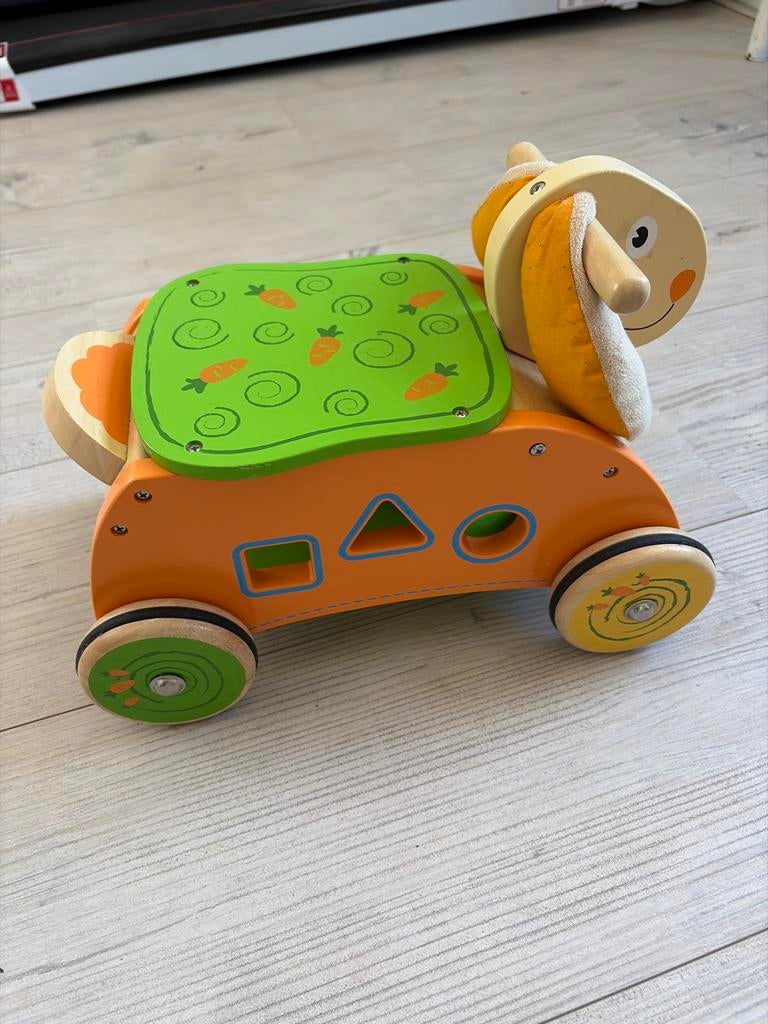 Houten loopauto konijn met vormensorteerder, Ophalen, Zo goed als nieuw