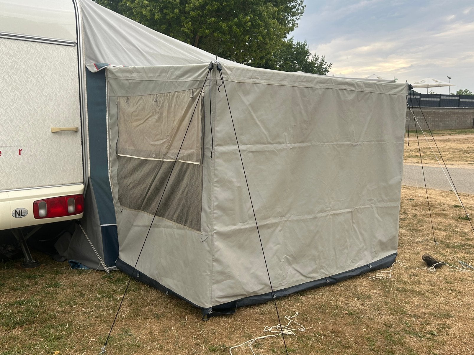 Erker / aanbouw / uitbouw tent 215x150cm, Ophalen, Gebruikt, Tot en met 2