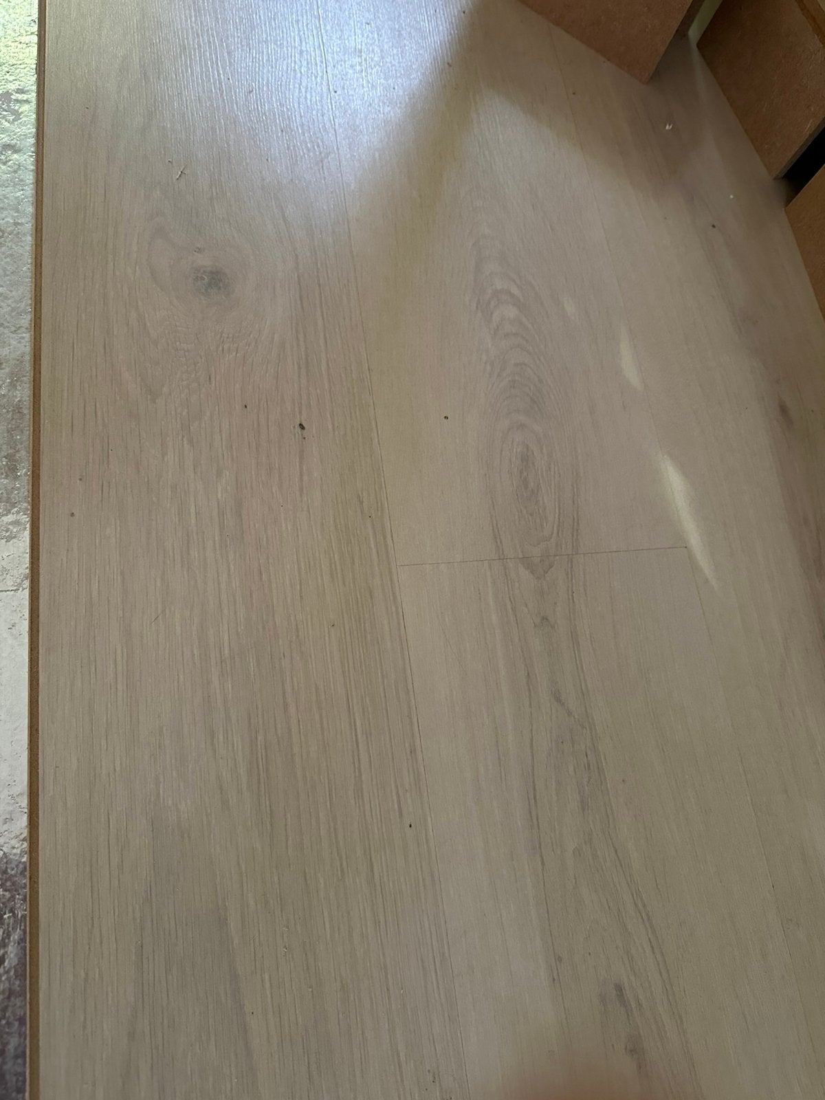 Gratis licht laminaat. Met snijstukken ongeveer 25 m2, Huis en Inrichting, Gebruikt, Crème, Ophalen of Verzenden, 10 tot 25 m²