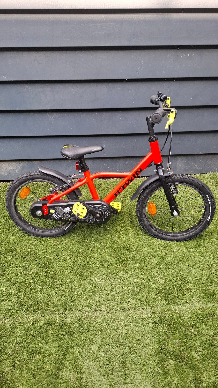 B'Twin Kinderfiets 16 inch - Rood, Ophalen, Velgrem, B'Twin, 16 tot 20 inch
