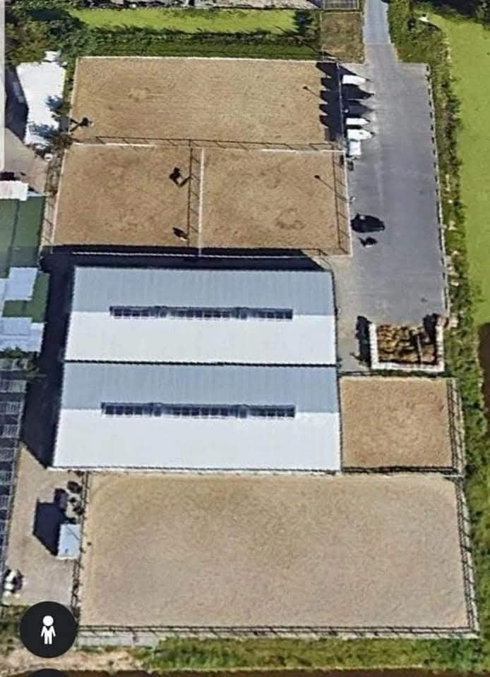 Grote paarden stal en normale stal vrij, Stalling, 2 of 3 paarden of pony's