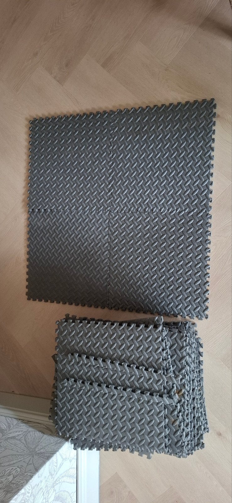 Grijze puzzelmatten voor fitness of speelruimte, Huis en Inrichting, Stoffering | Tapijten en Kleden, Gebruikt, 50 tot 100 cm