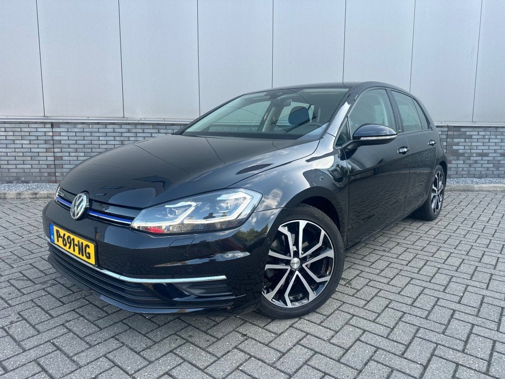 Volkswagen GOLF 1.5 TSI  Camera Stoelverw, Voorwielaandrijving, Euro 6, 4 cilinders, 1210 kg