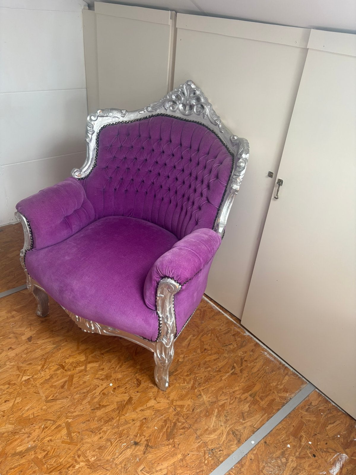 Barokke fauteuil - Paars fluweel met zilveren frame, Ophalen