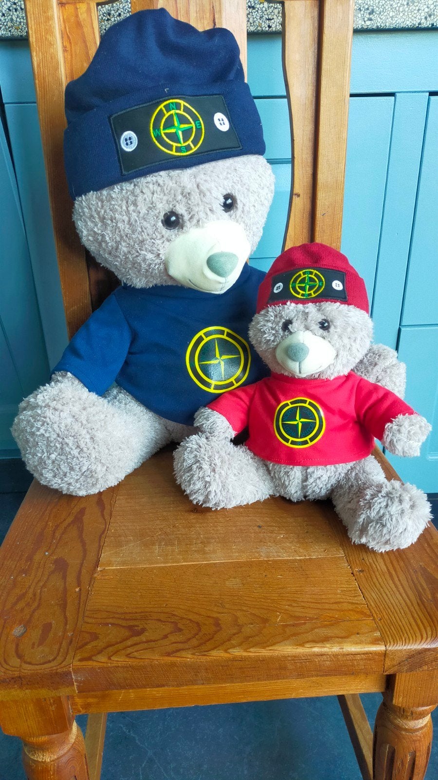 Set van 2 Stone Island teddyberen knuffels- rood en blauw, Overige merken, Beer, Ophalen of Verzenden, Zo goed als nieuw