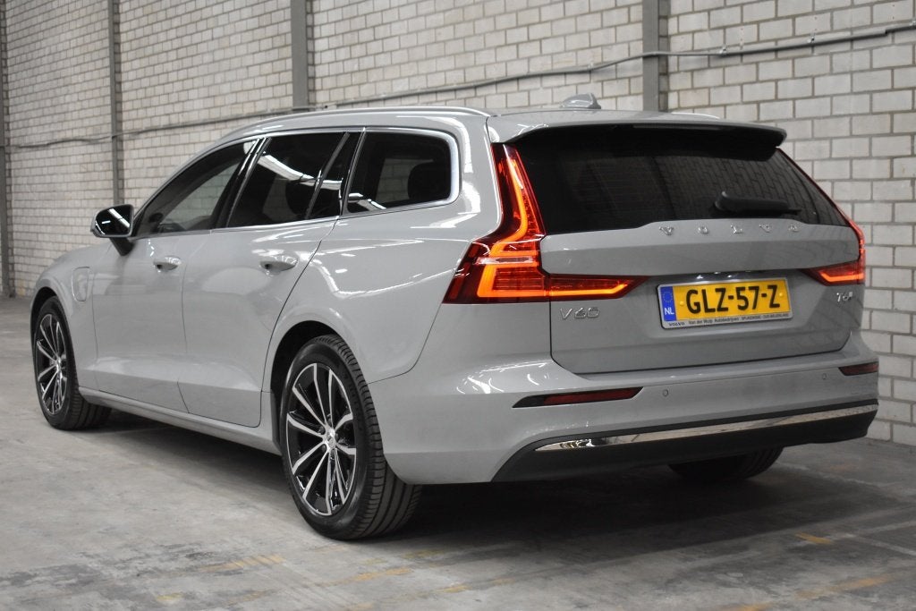 Volvo V60 T6 350PK AWD Essential Bright | 18'' | Getint Glas, Auto's, Automaat, Gebruikt, 4 cilinders, 24 maanden
