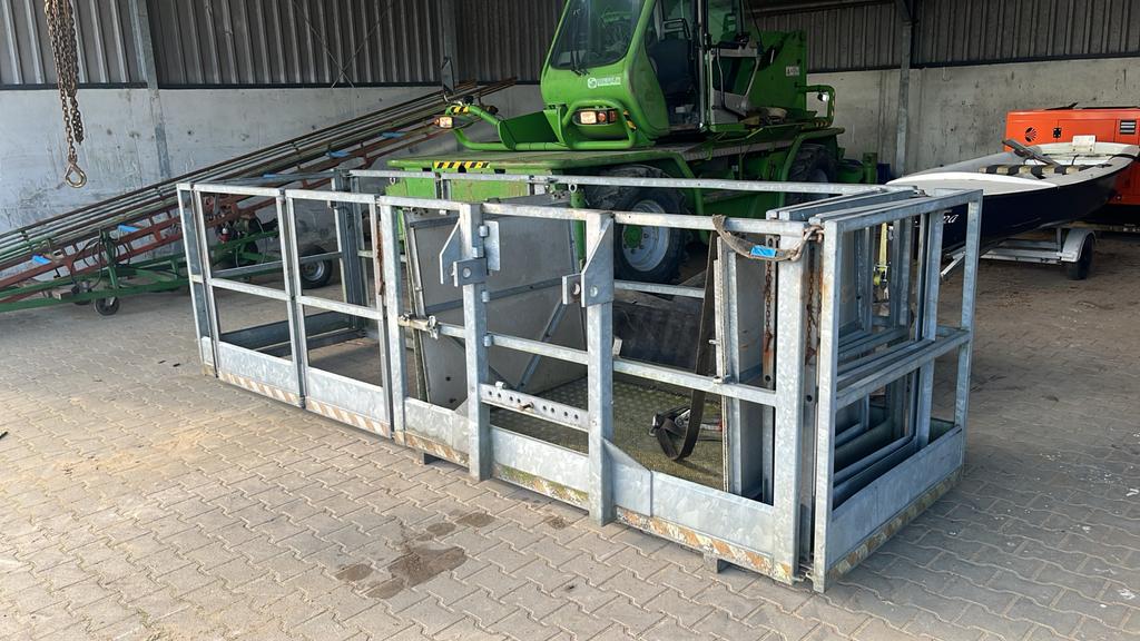 Werkbak uitklapbaar voor verreiker of hoogwerker, Zakelijke goederen, Machines en Bouw | Liften, Steigers en Ladders, Ophalen of Verzenden