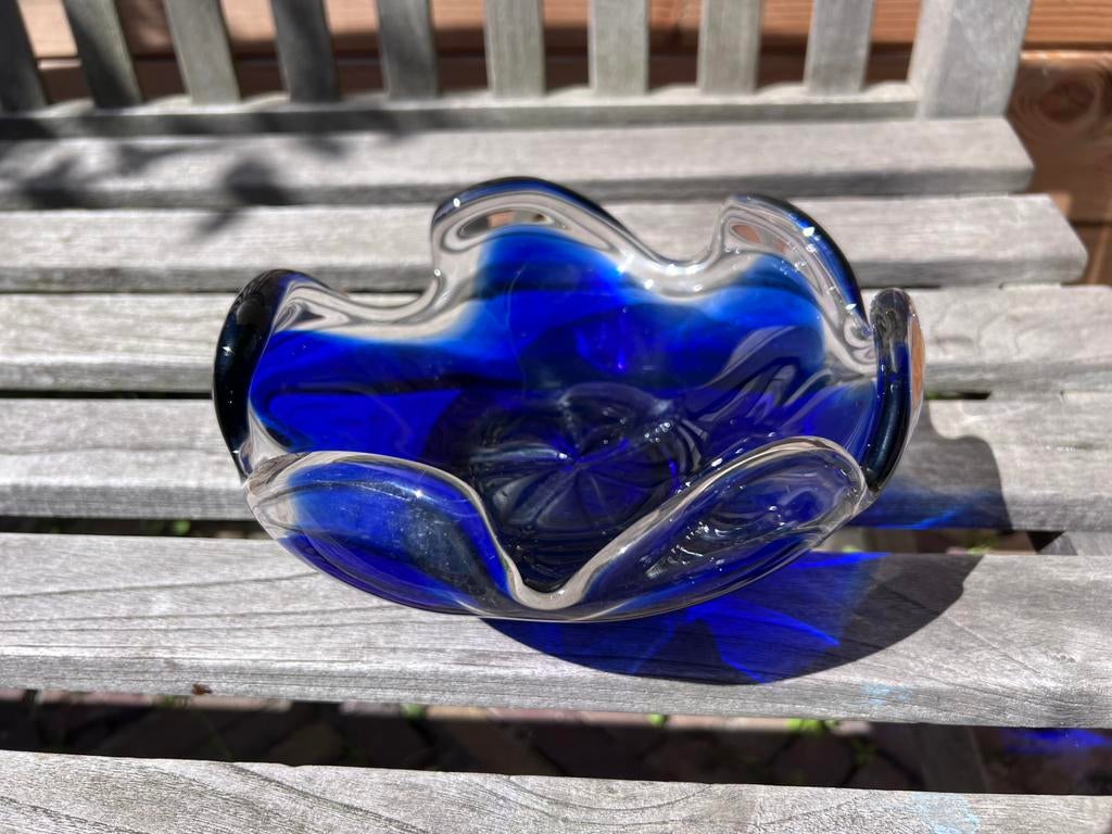 Glazen schaal mondgeblazen handbewerkt, Antiek en Kunst, Ophalen of Verzenden