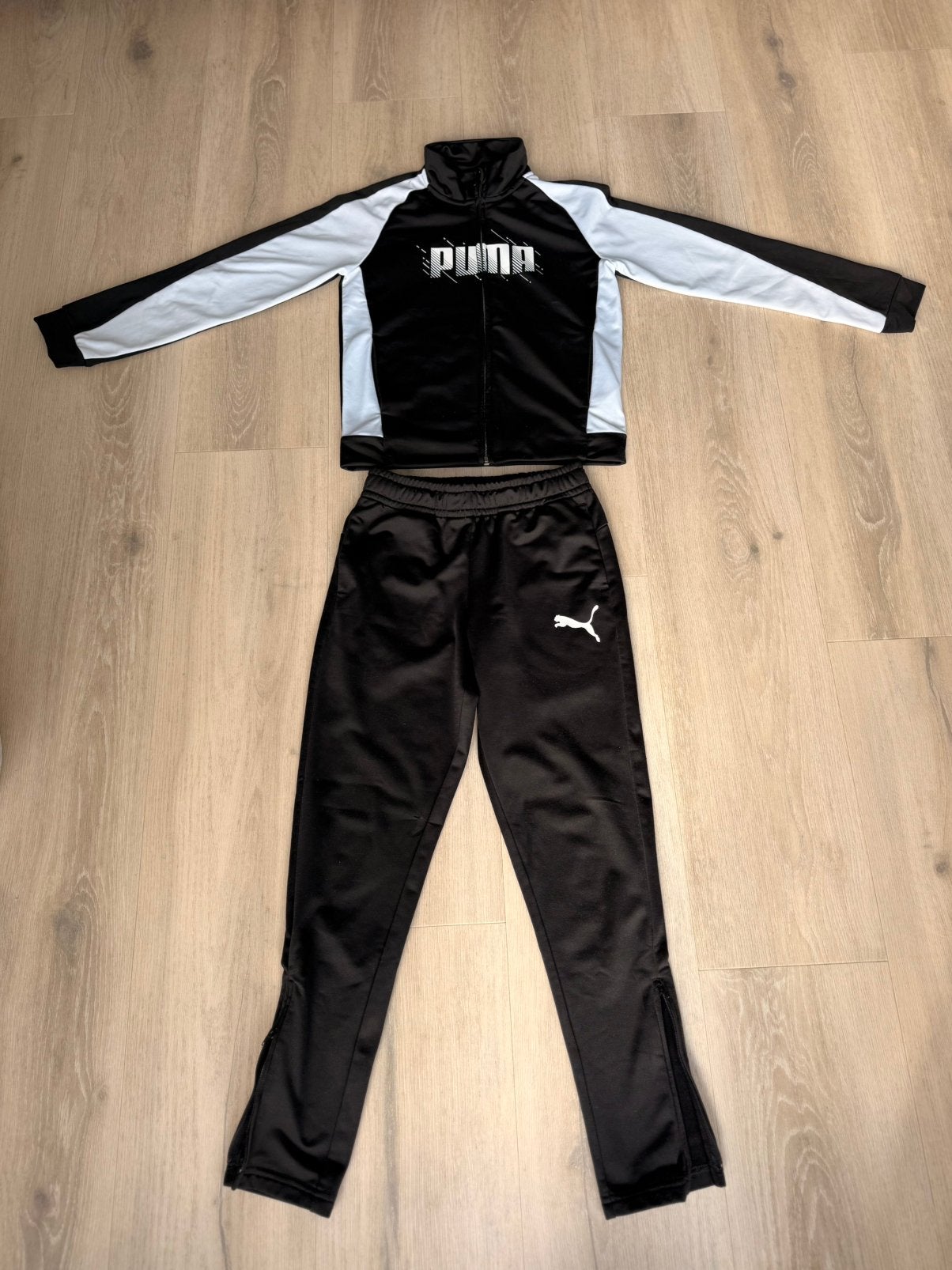 Puma trainingspak maat 140, Kinderen en Baby's, Kinderkleding | Overige, Ophalen of Verzenden, Zo goed als nieuw, Jongen of Meisje