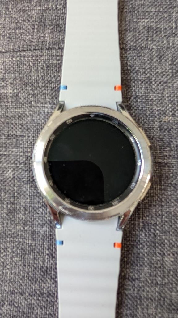 Samsung Galaxy Watch 4 - Zilver met wit bandje, Snelheid, Ophalen of Verzenden, Zo goed als nieuw, Samsung