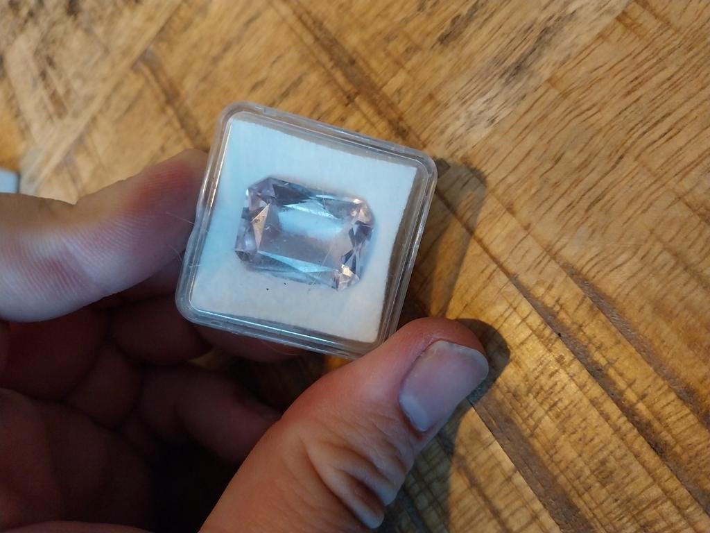 Grote facet geslepen kunziet zeldzaam, Sieraden, Tassen en Uiterlijk, -, -, Ophalen of Verzenden, Zo goed als nieuw