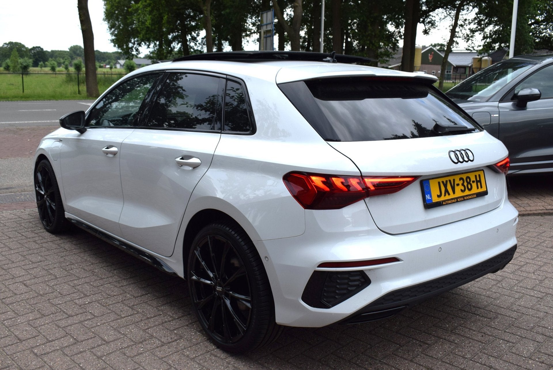 Audi A3 Sportback TFSI e S-LINE/204PK/ CARPLAY/ADAP CRUISE/P, Gebruikt, 4 cilinders, Wit, Plug-in hybride