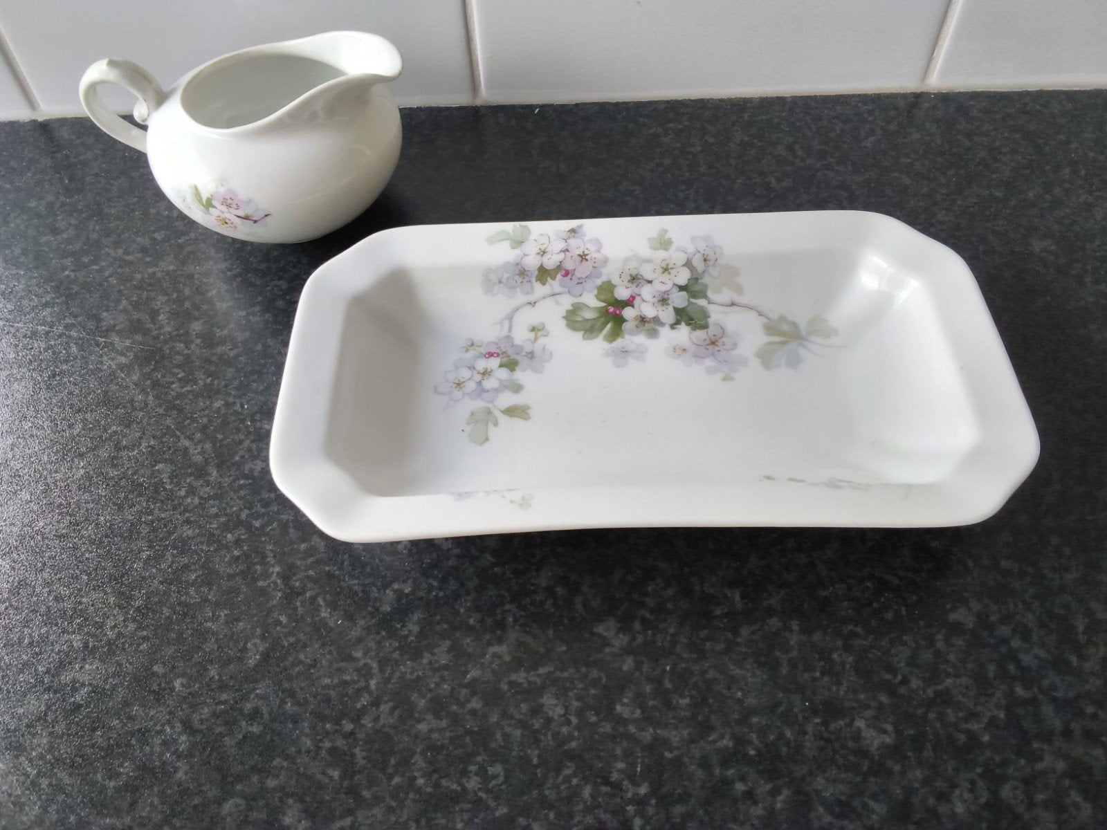 Rosenthal  elite schaaltje en melkkannetje, Overige typen, Ophalen of Verzenden, Zo goed als nieuw, Overige stijlen