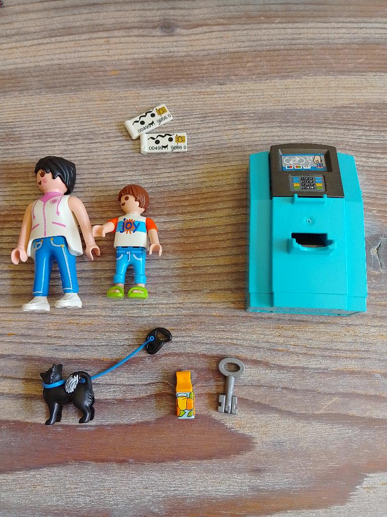 Playmobil 70439 Vakantiegangers met geldautomaat, Ophalen of Verzenden, Zo goed als nieuw, Complete set