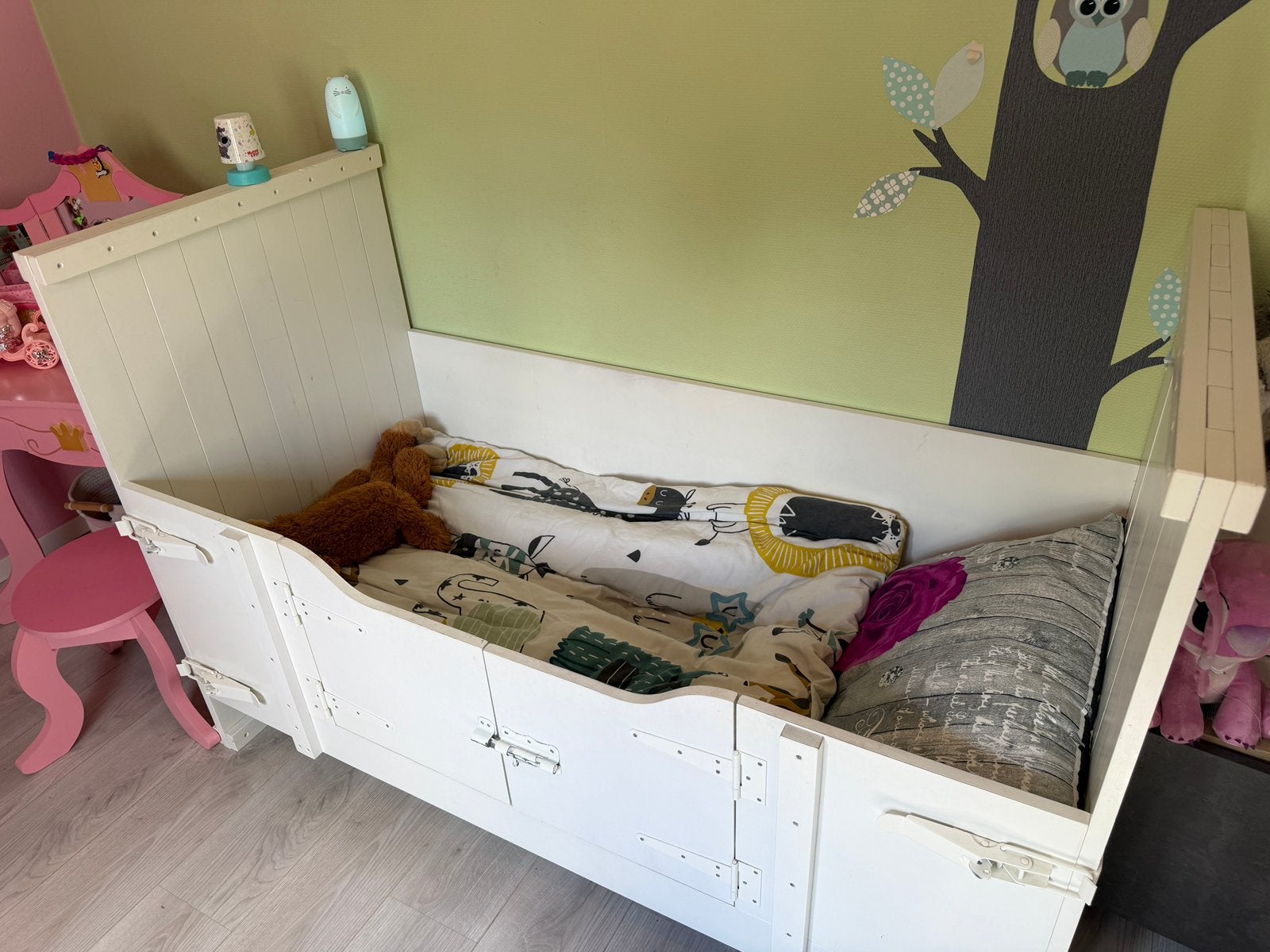 Peuterbed en kledingkast Kiske Happy Baby, Ophalen, 70 tot 85 cm, 140 tot 160 cm, Zo goed als nieuw