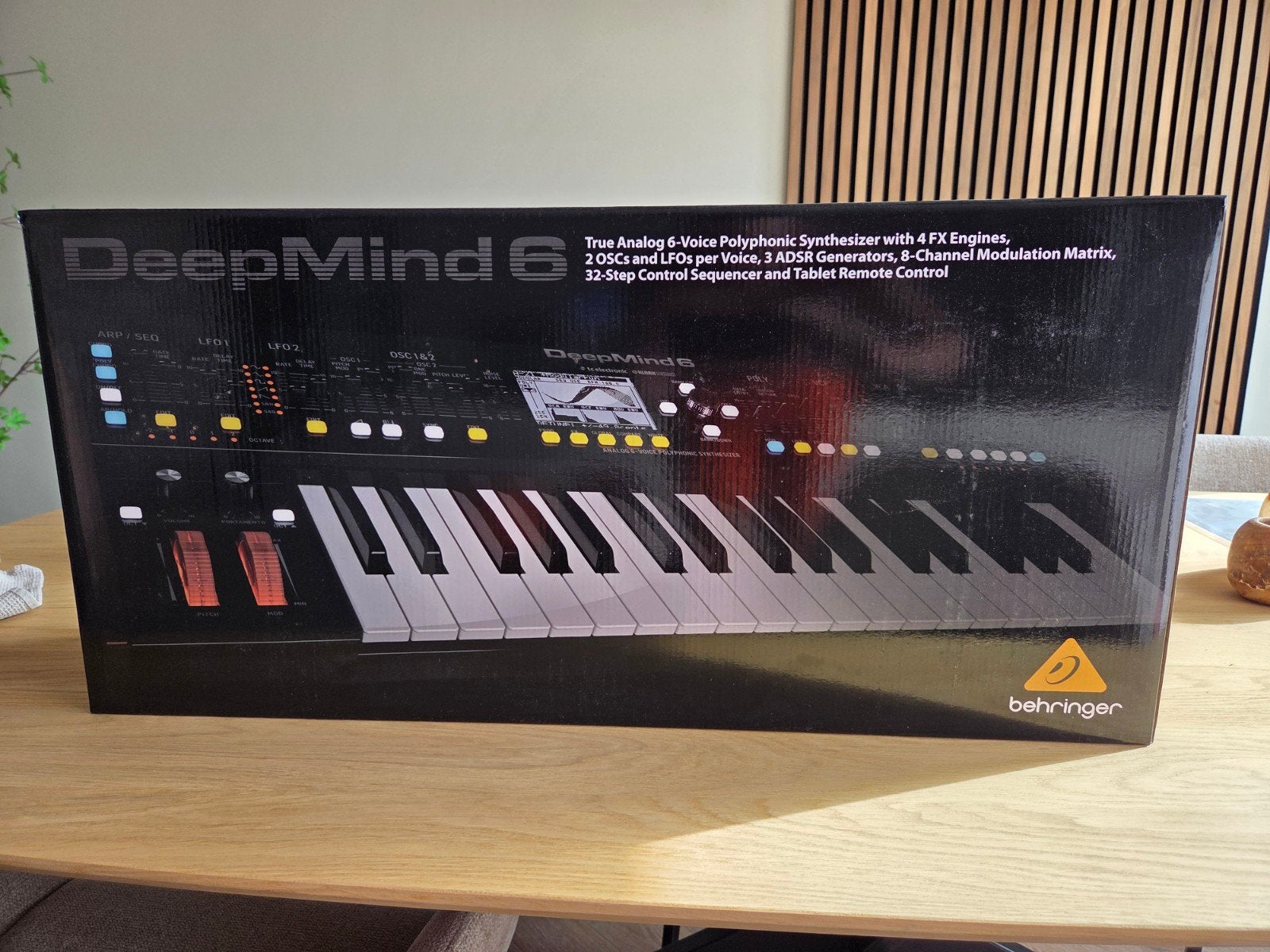 Deepmind 6 Behringer synth met doos, Muziek en Instrumenten, Overige aantallen, Zo goed als nieuw, Met midi-aansluiting, Ophalen
