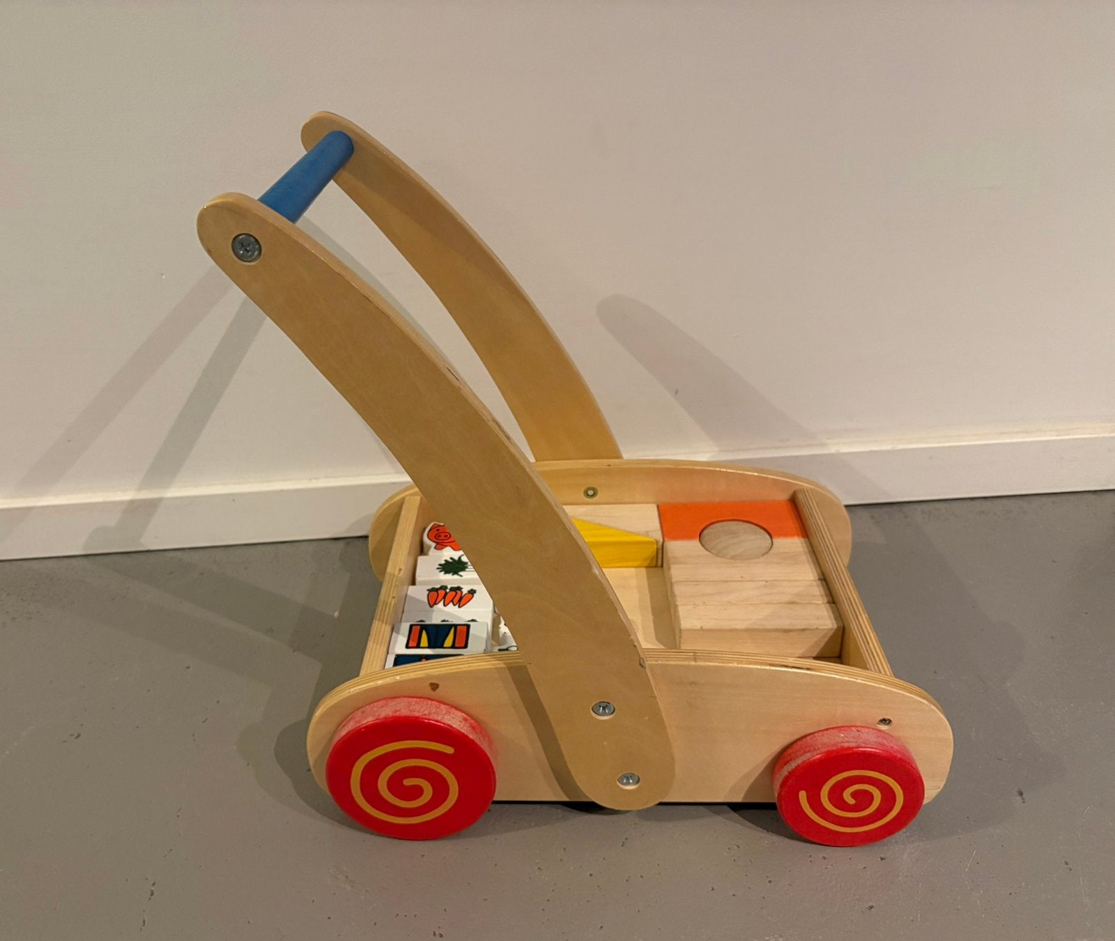 Houten blokkenkar loopwagen met wat blokjes, Kinderen en Baby's, Ophalen, Gebruikt, Duw- of Trekspeelgoed