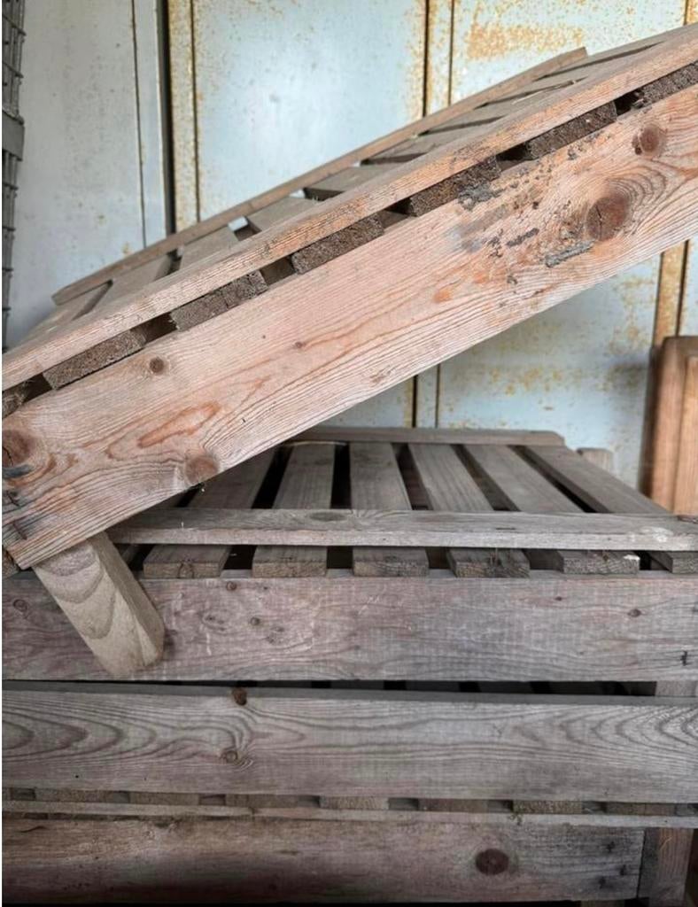 Houten kistjes kratjes, Ophalen