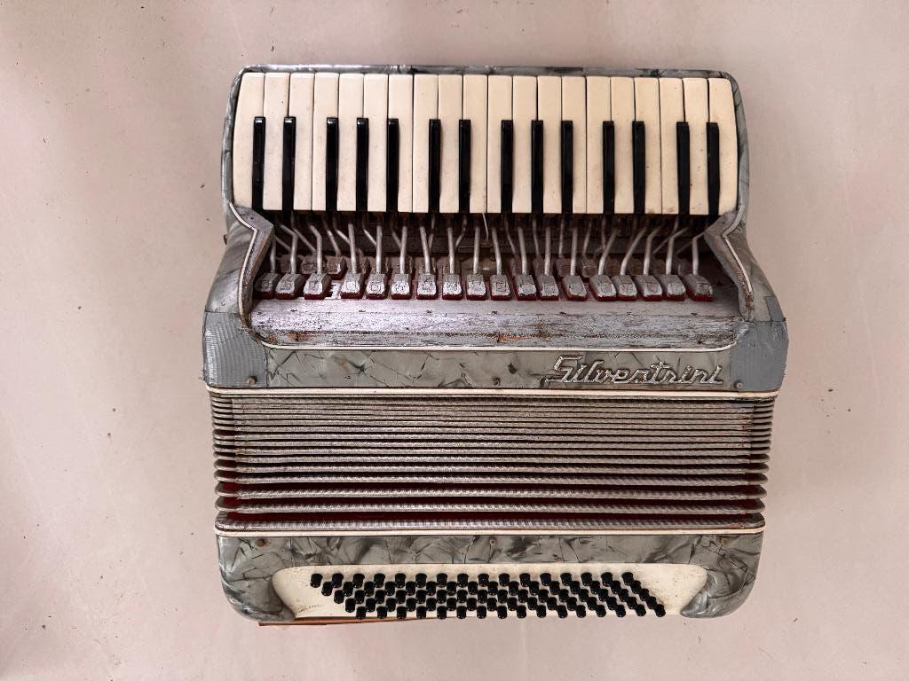 Vintage Silvertone accordeon – werkend, Gebruikt, Toetsaccordeon, 60-bas, Ophalen
