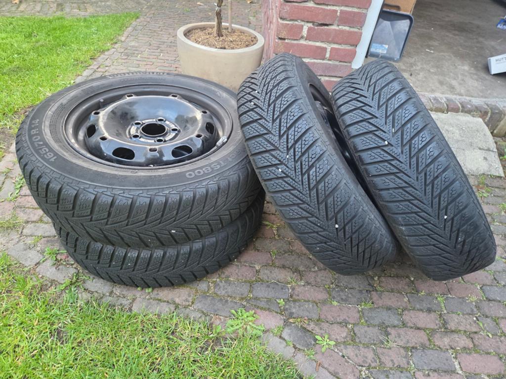Winterbanden Polo, Auto-onderdelen, Banden en Velgen, Ophalen, 14 inch, Gebruikt, Winterbanden