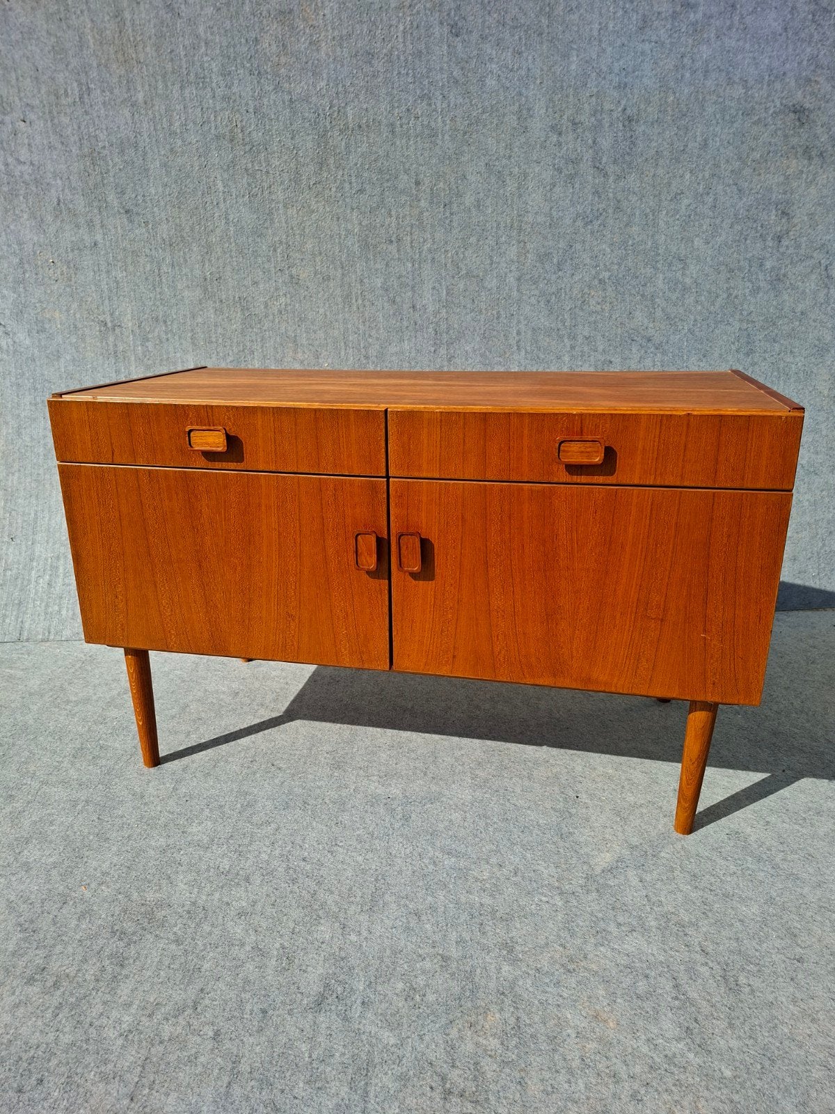 Dressoir, Gebruikt, Met deur(en), 150 tot 200 cm, Teakhout