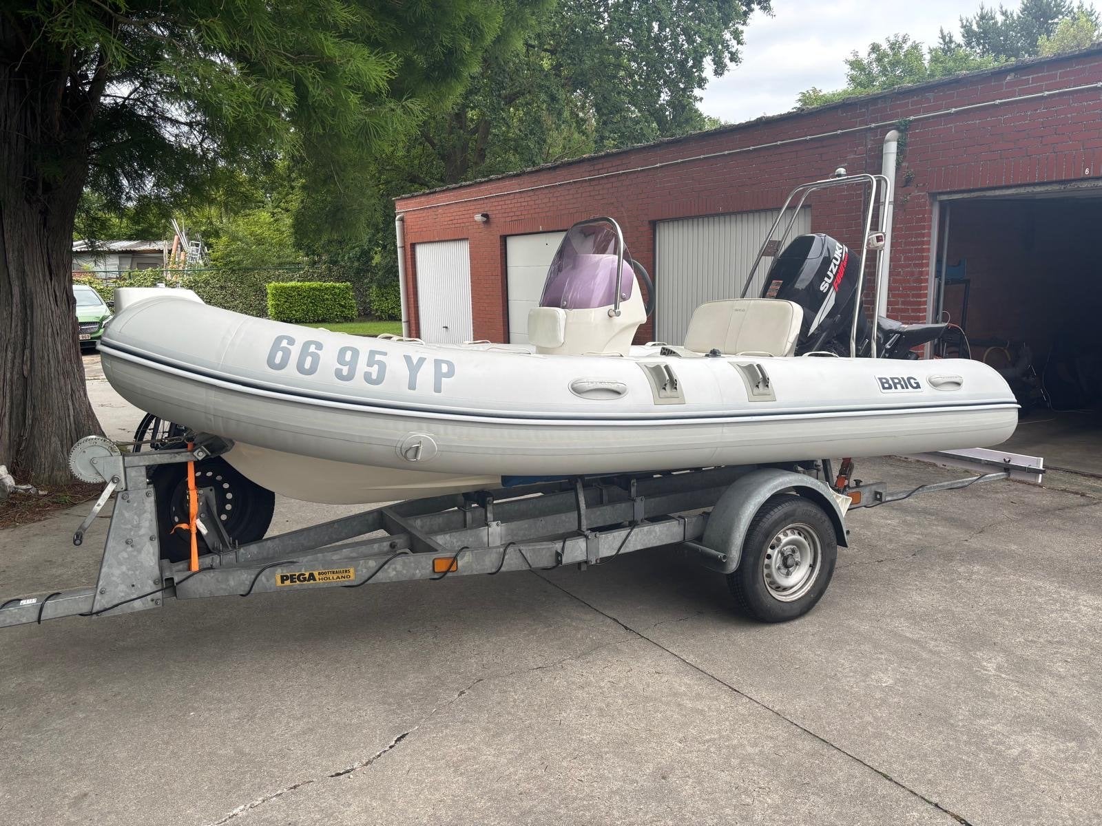 BRIG  met Suzuki 50pk buitenboordmotor en trailer, Watersport en Boten, Rubberboten, Gebruikt, Brig, Ophalen of Verzenden, Polyester/glasvezel