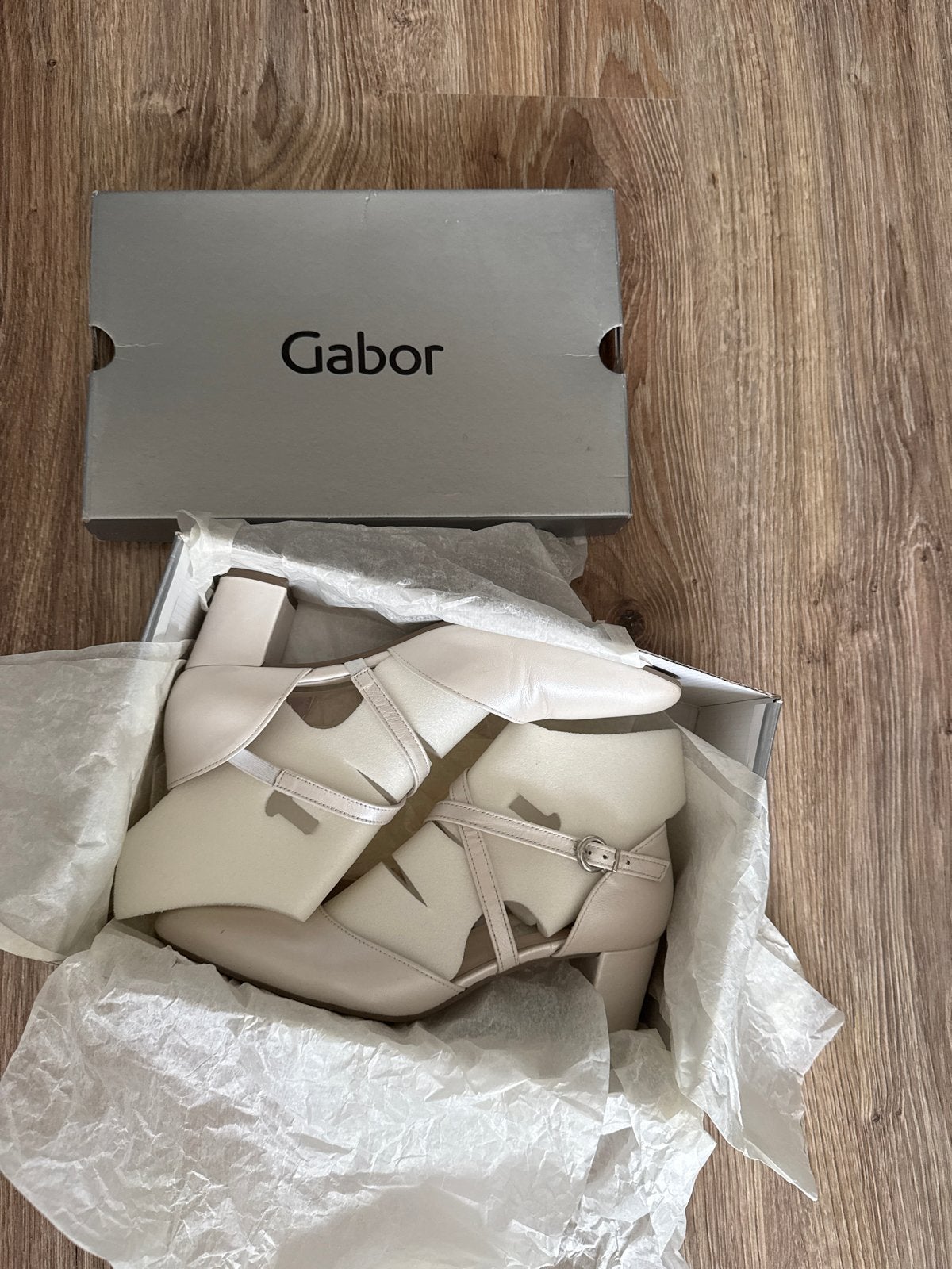 Mt 40 Gabor trouwschoenen pumps met hak - Zo goed als nieuw, Ophalen of Verzenden, Zo goed als nieuw, Beige, Pumps