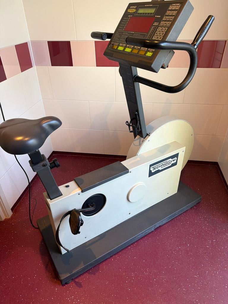 Technogym Bike Race Hometrainer werkend, Ophalen, Gebruikt, Metaal, Benen