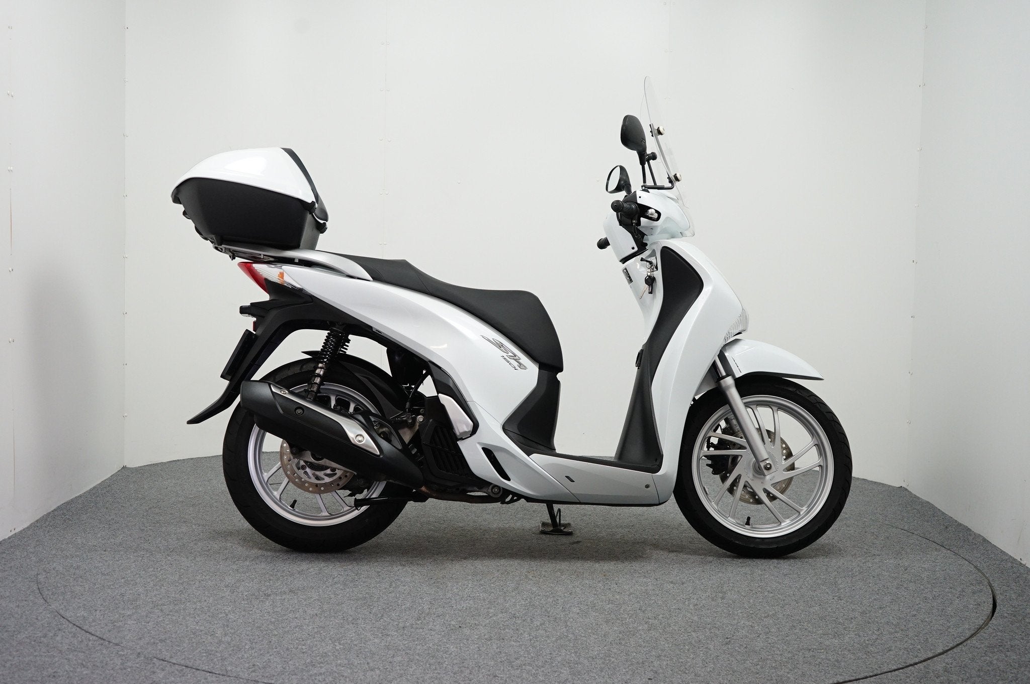Honda SH 150 GERESERVEERD RS (bj 2015), Motoren, Scooter, Bedrijf, 11 kW of minder, 153 cc