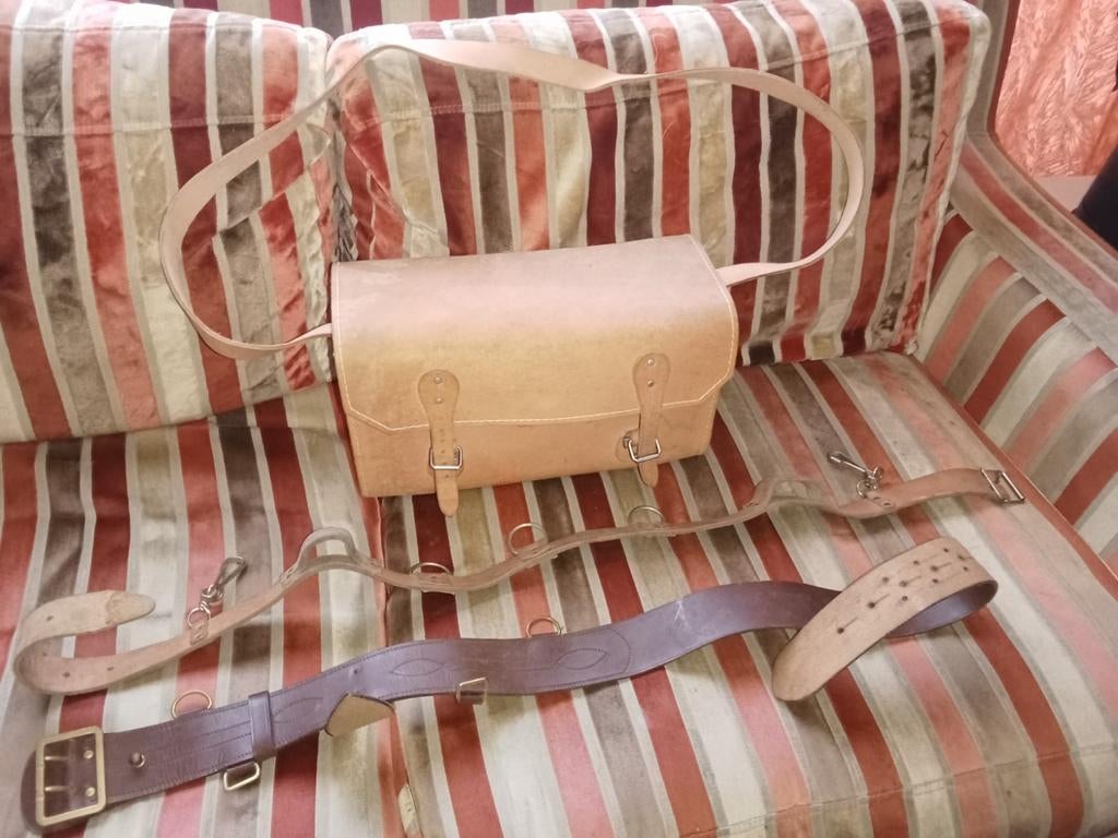 Vintage Leren gereedschaps/jagers Tas met Riemen, Ophalen of Verzenden