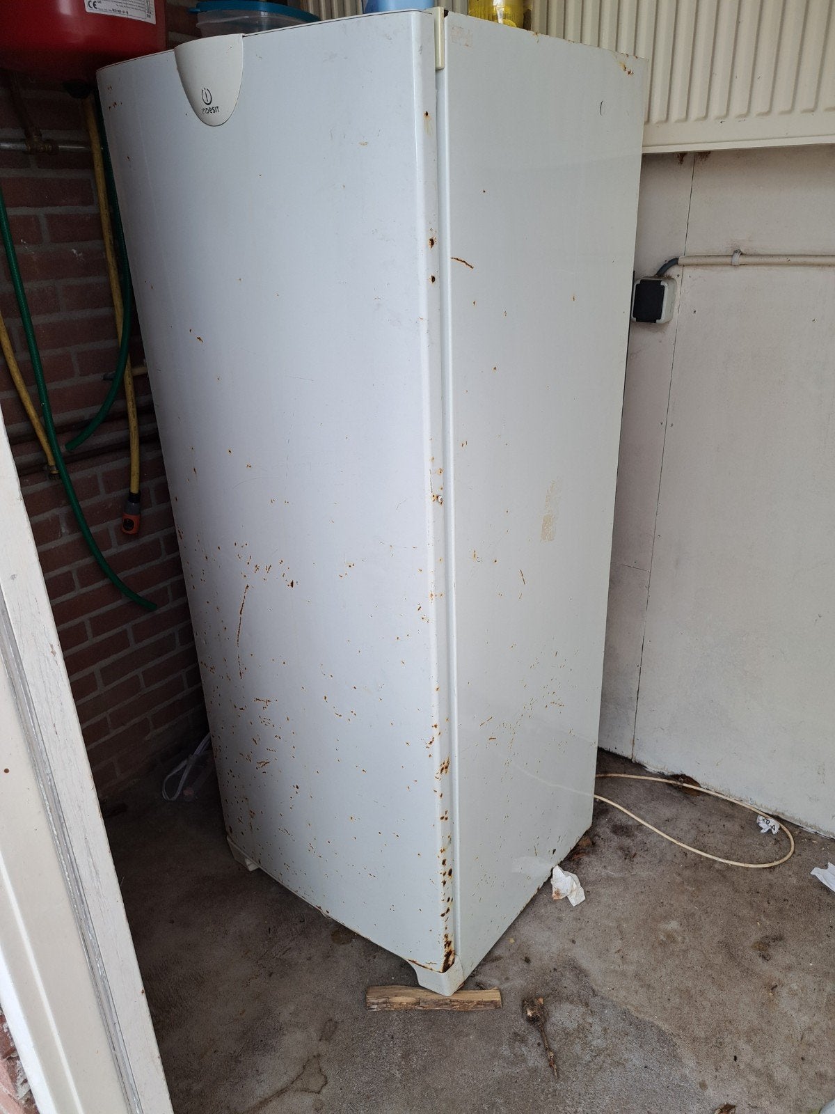 GRATIS koelkast GRATIS Indesit, Witgoed en Apparatuur, Ophalen, Minder dan 60 cm, 160 cm of meer