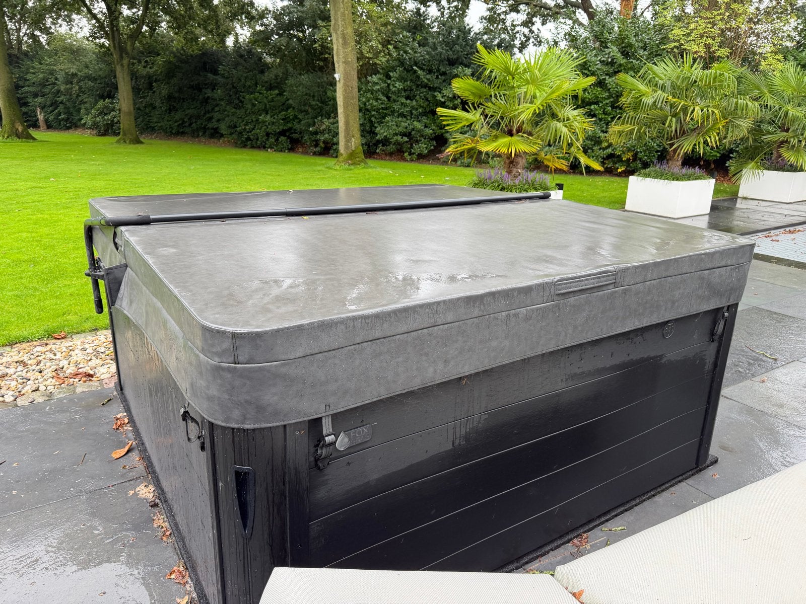 Luxe Spa Jacuzzi met Afdekzeil - Zo goed als nieuw, Ophalen, Zo goed als nieuw, Afdekzeil, Vast