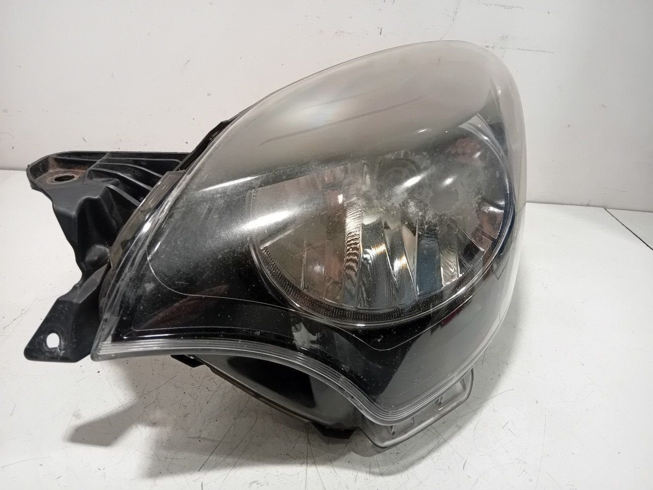 Koplamp links Renault Twingo, Onderdelen@venauto.nl, Van der Ven Autorecycling B.V., Gebruikt, Ettenseweg 76, 4706 PB Roosendaal, The Netherlands