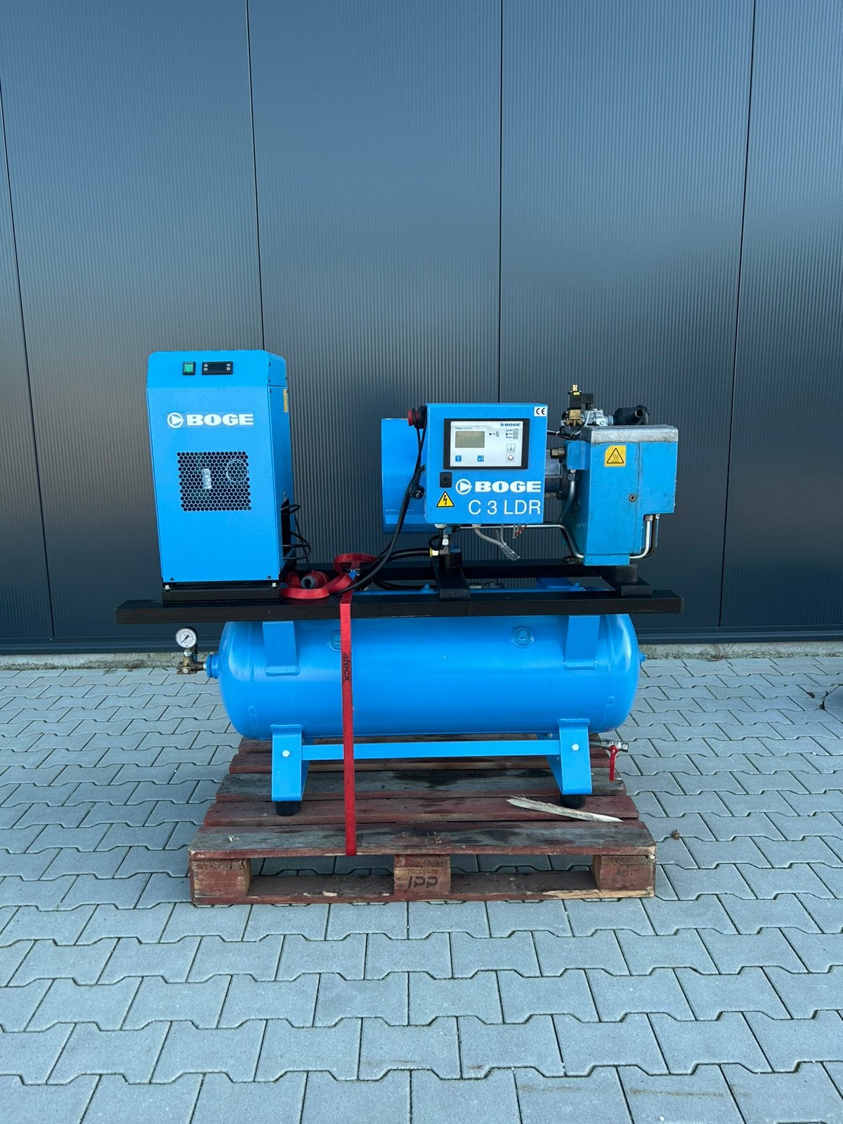 BOGE C3 schroefcompressor met koeldroger en persluchtketel, Ophalen, Gebruikt, 400 tot 800 liter/min, 6 tot 10 bar