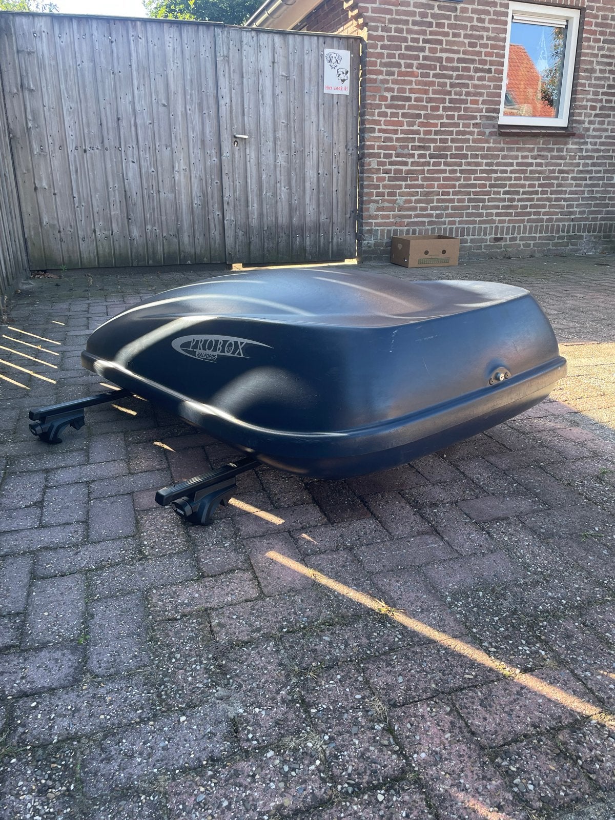 Probox Halfords 425 Dakkoffer met Thule Dragers, Ophalen, Gebruikt