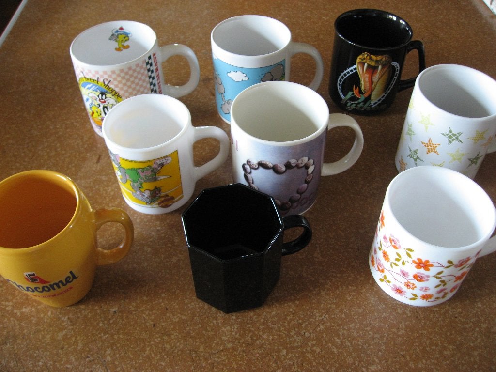 8 diverse mokken en 1 chocobeker, Ophalen of Verzenden, Zo goed als nieuw, Overige stijlen, Kop(pen) en/of Schotel(s)