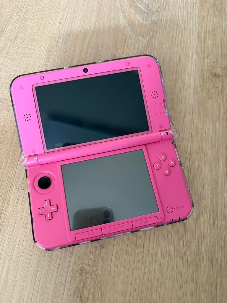 MODDED roze Nintendo 3ds XL + oplader + new leaf, Gebruikt, 3DS XL, Ophalen of Verzenden, Roze