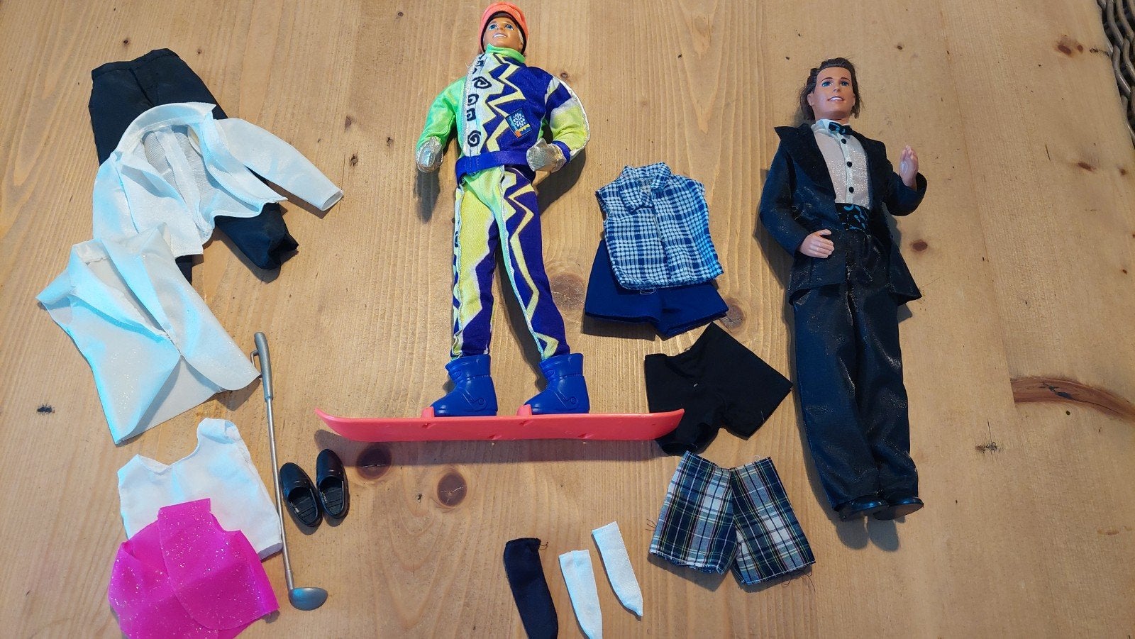 Vintage Barbie Ken poppen met kleding en accessoires, Ophalen, Gebruikt