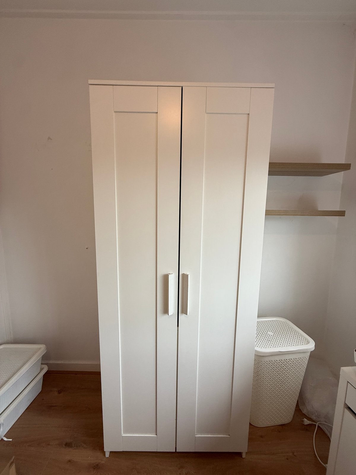 BRIMNES Witte kledingkast (spiegel optioneel), Huis en Inrichting, Kasten | Kledingkasten, Ophalen, Met plank(en), 50 tot 100 cm