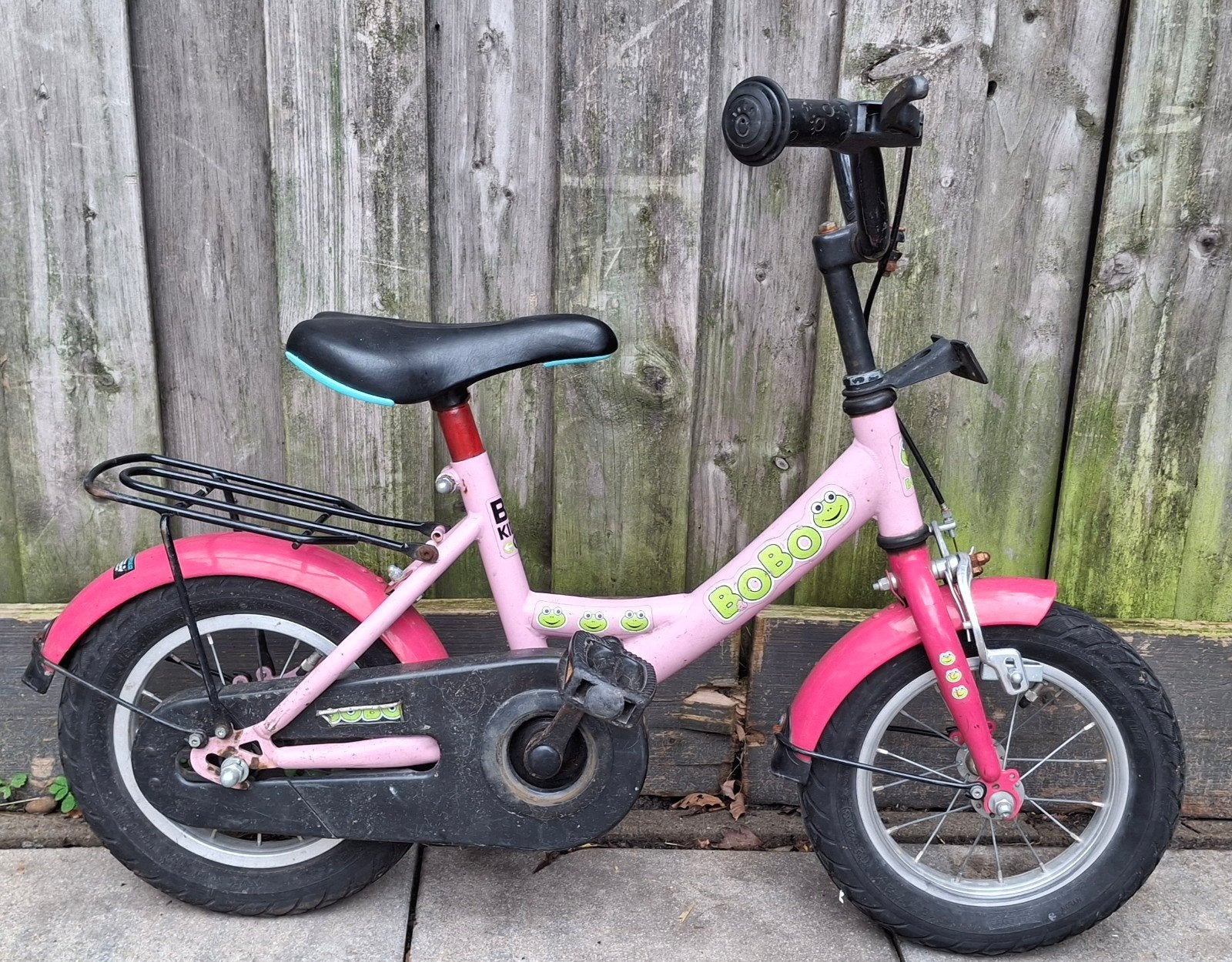 Roze Bobo kinderfiets - 12 inch, Fietsen en Brommers, Ophalen, Terugtraprem, Gebruikt, Minder dan 16 inch
