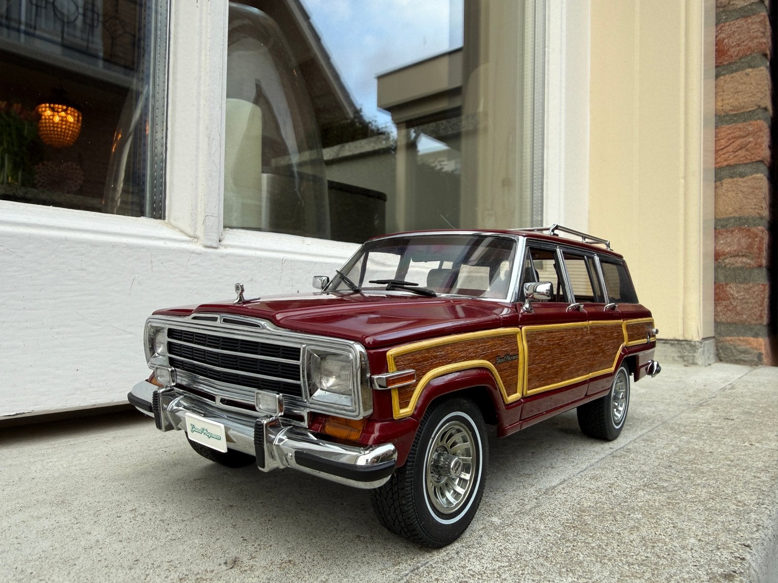 1:18 Jeep Grand Wagoneer donkerrood 1989 Autoart 74002, Auto, Autoart, Ophalen of Verzenden, Zo goed als nieuw