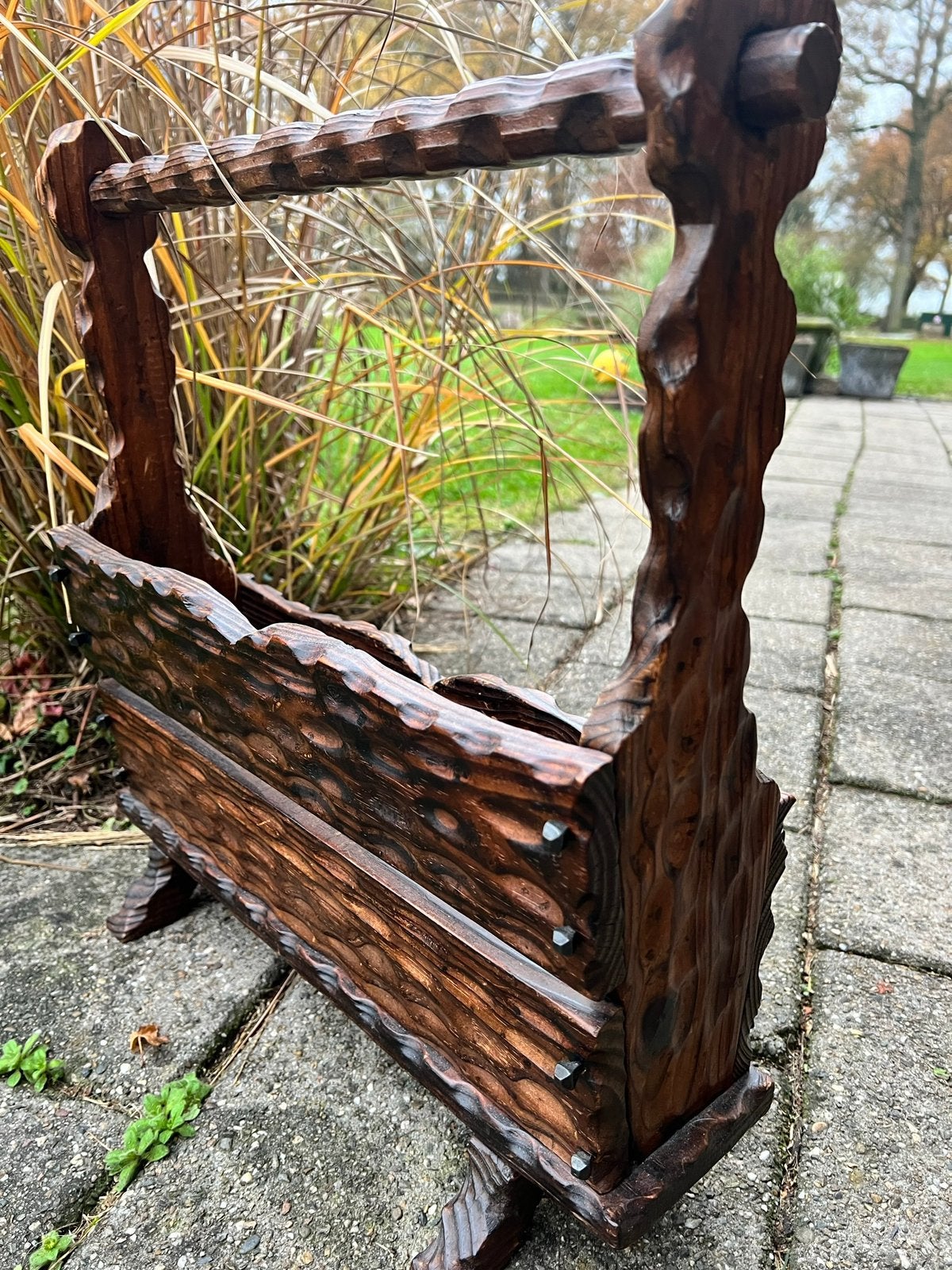 Vintage - Mid Century - Brutalist - Lectuurbak, Met handvat, Gebruikt, Hout, Krantenbak