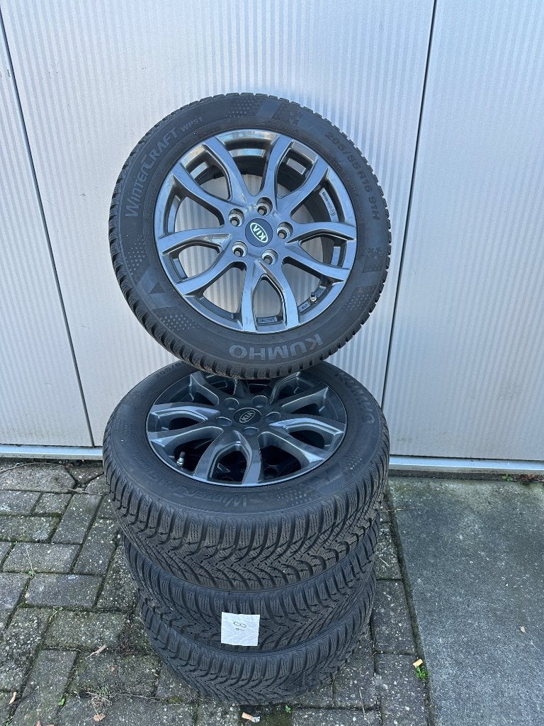 Winterset Kia Niro 205/55/R16, Ophalen, Gebruikt, 16 inch, Banden en Velgen