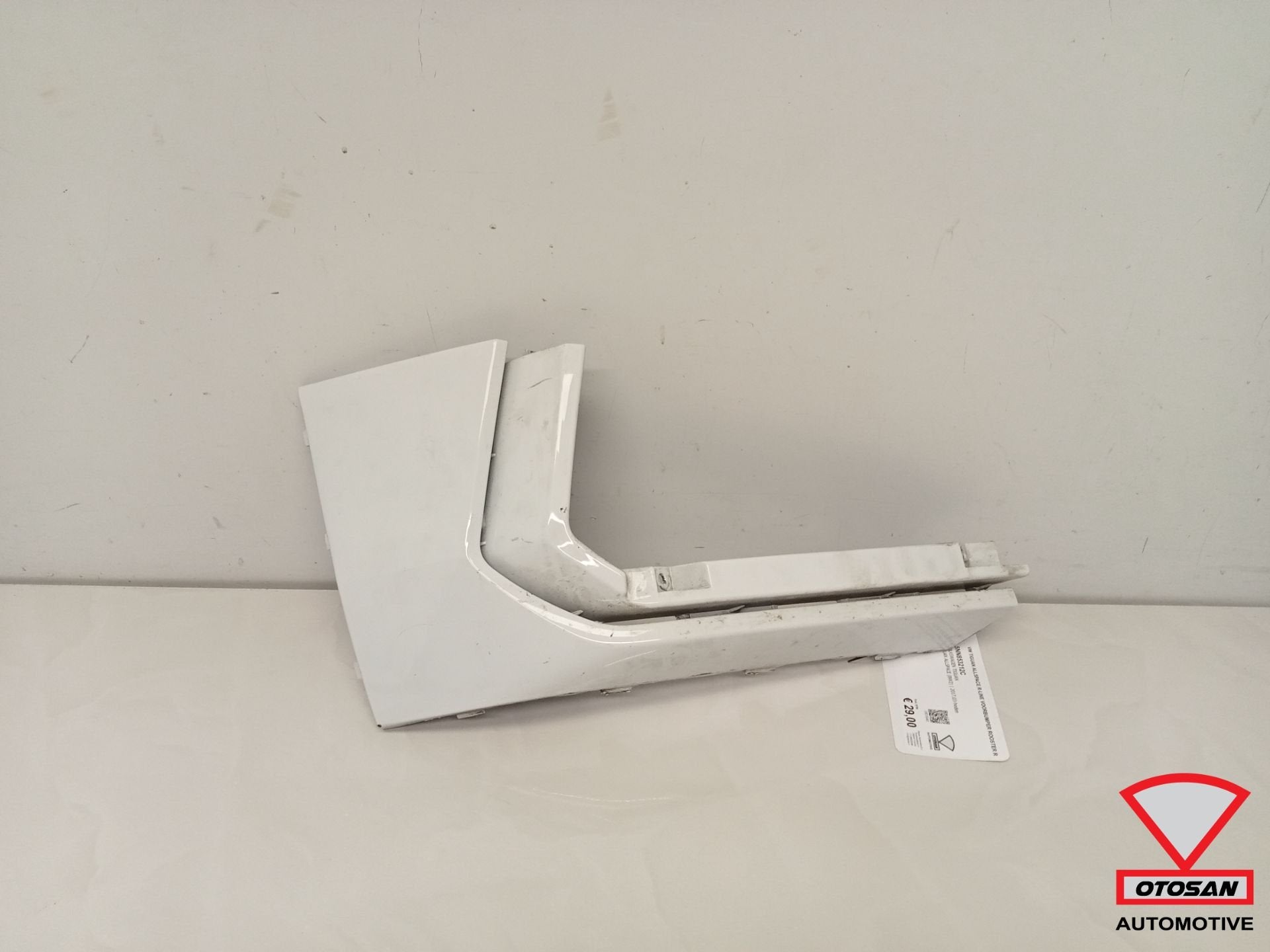 VW Tiguan Allspace R-Line Voorbumper Rooster R 5NN853212C, Gebruikt, Volkswagen, Volkswagen AG, Bumper