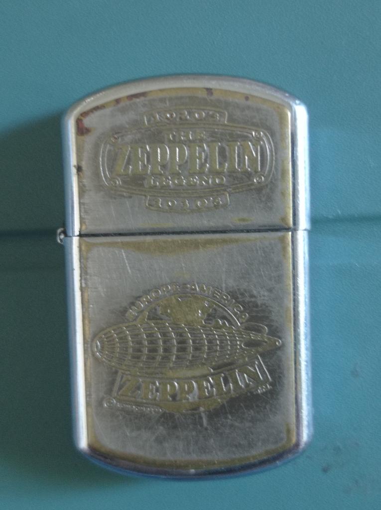Vintage benzine aansteker, Colibri V The Zeppelin Legend, Verzamelen, Ophalen, Gebruikt, Aansteker