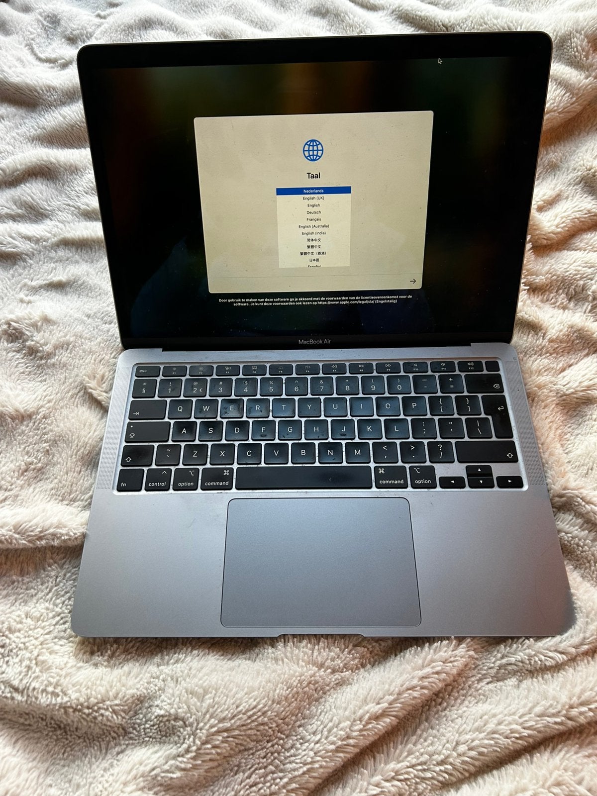 Foto 3 van MacBook Air 13 inch 2020 | i3 | 8GB RAM | 256GB SSD |