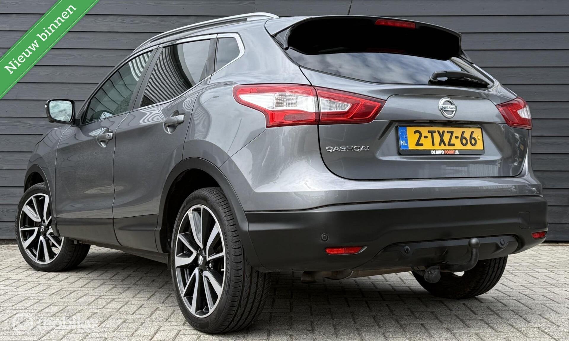 Nissan Qashqai 1.2 T Premier Edition Pano.dak/Trekhaak/Navi/, Auto's, Nissan, Voorwielaandrijving, Euro 5, Gebruikt, 4 cilinders